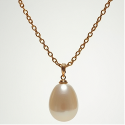 Women's Twisted Chain & Pendant Necklace